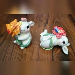 Beautiful Bunny Figurines Duo